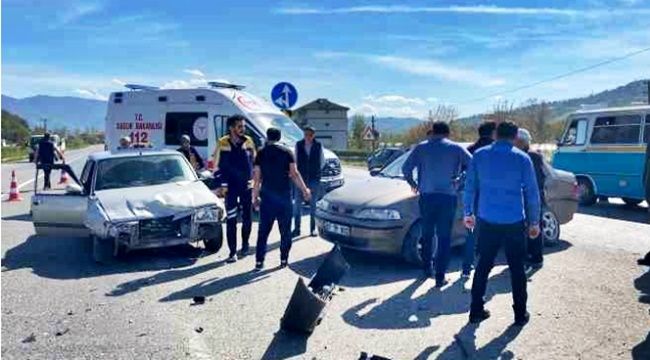 Şerit ihlali ve sonuç: 4 yaralı