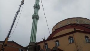 - Fırtınadan yıkılan cami minaresi yenilendi