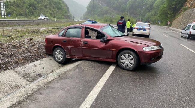 - Zonguldak'ta trafik kazası; 2 yaralı
