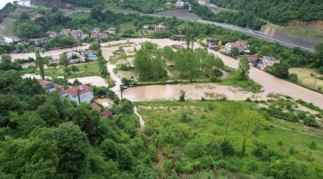 - Ilıksu deresi taştı, jandarma yolu ulaşıma kapattı