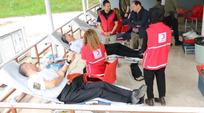 - Jandarma vatandaş el ele kan bağış kampanyası düzenlendi