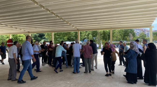 - Cenaze namazı öncesi cami avlusunda tekme tokat kavga ettiler