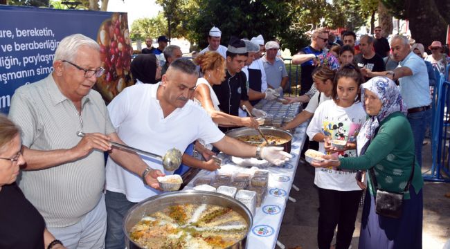 KDZ. EREĞLİ BELEDİYESİ, 3 BİN KİŞİYE AŞURE DAĞITTI