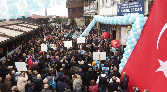 Sesli’nin seçim bürosunun açılışı mitinge döndü