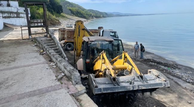 AHMET ZEKİ ATALAY PLAJ TESİSLERİ VE SAHİL PARK’TA ÇALIŞMALAR ARALIKSIZ DEVAM EDİYOR