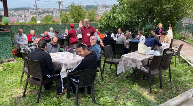 ENGELLİLER DOYASIYA EĞLENDİ.