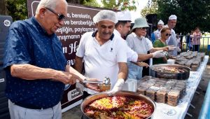 KDZ. EREĞLİ BELEDİYESİ, 3 BİN KİŞİYE AŞURE DAĞITTI