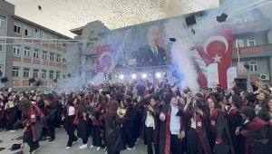 ALAPLI ANADOLU LISESI’NDE MEZUNİYET COŞKUSU…