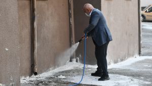 ALAPLI BELEDİYESİ’NDEN CAMİ SOKAK’TA İLAÇLAMA ÇALIŞMASI
