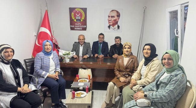 AK PARTİ KADIN KOLLARI GAZETECİLERİ UNUTMADI…