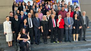 BELGELERİNİ ALDILAR ARDINDAN EL EMEKLERİNİ SERGİLEDİLER