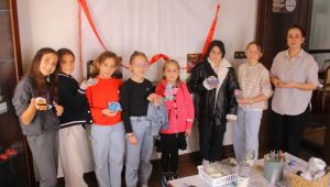 KENT MÜZESİ TAŞ BOYAMA ATÖLYESİNDE RENKLİ ANLAR