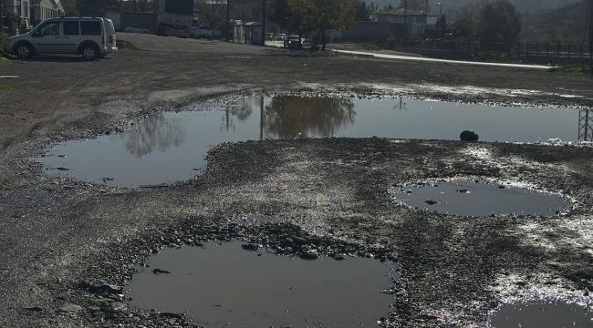 YOL GÖLETE DÖNDÜ…