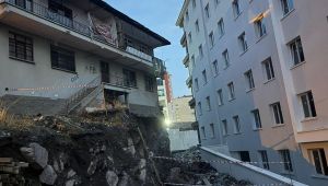  İnşaat Kazısında Temeli Zedelenen Bina Boşaltıldı