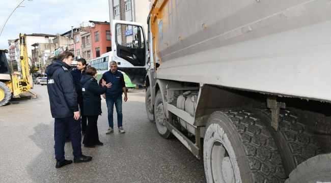 ÇAMUR KAPLI HAFRİYAT KAMYONLARINA UYARI