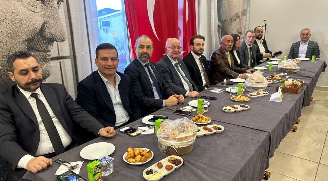 İYİ PARTİ AİLESİ İFTAR YEMEĞİNDE BİR ARAYA GELDİ