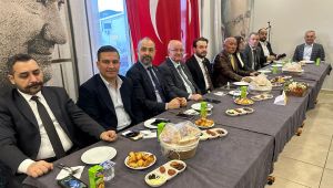 İYİ PARTİ AİLESİ İFTAR YEMEĞİNDE BİR ARAYA GELDİ