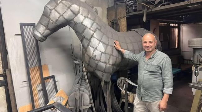 40 YILDIR SANATINI KONUŞTURUYOR.