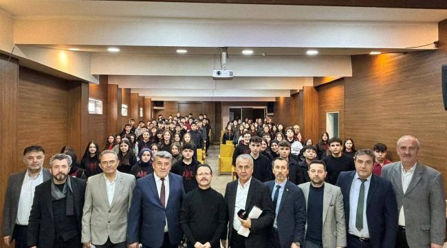 GAZETECİLER, ÖĞRENCİLERLE KARİYER GÜNLERİNDE BULUŞTU...