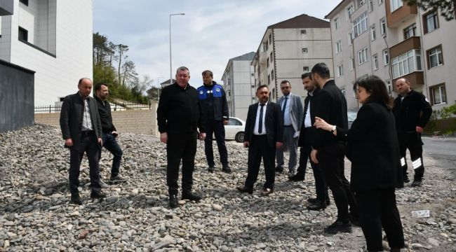 - HASTANE SOKAKTA BETON YOL ÇALIŞMALARI DEVAM EDİYOR.